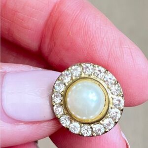 Classic Jackie O crystal and Pearl Stud post  Earrings. Worn once! Nice!